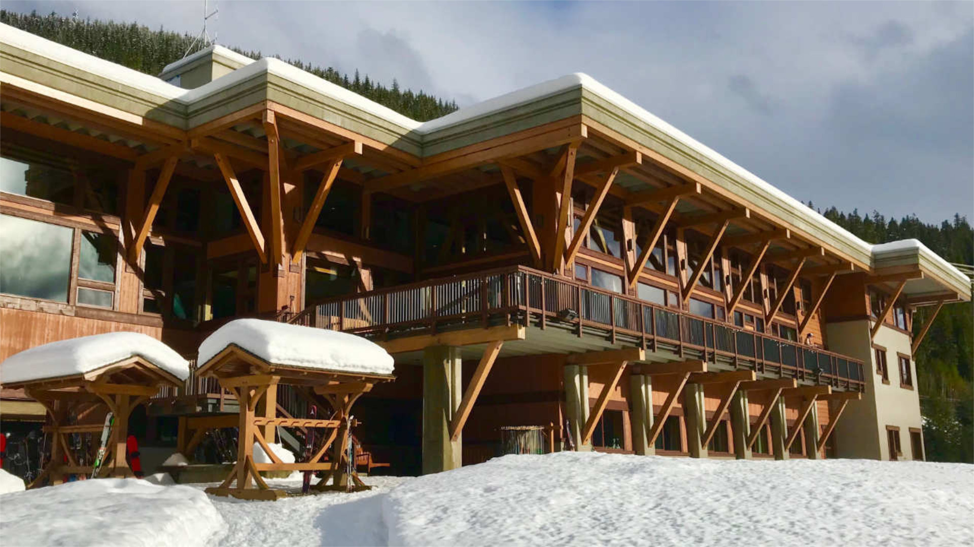 CMH Heliskiing Erfahrung MONASHEES LODGE